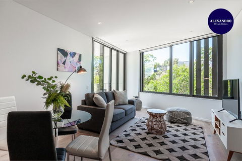 LUXURY APARTMENT / / MOMENTS TO LANE COVE VILLAGE - Holiday Sydney 0