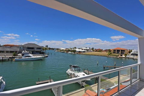Luxury Canal Vista - Holiday Melbourne 2