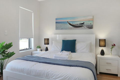 LUXURY HOUSE 10 MIN FROM BEACH WIFI+NETFLIX SLEEP 9 - Byron Bay Accommodation 2