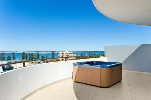 Luxury Ocean Penthouse - Holiday Melbourne 0