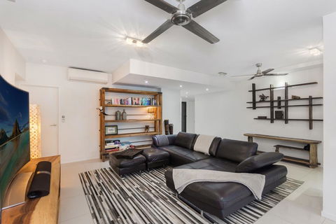 Luxury Pool Side Apartment In Beachfront Resort - Accommodation Australia 0