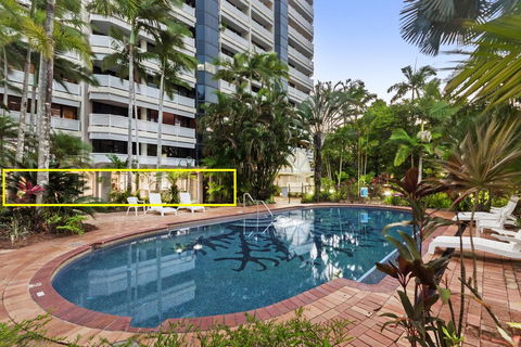 Luxury Pool Side Apartment In Beachfront Resort - Accommodation Australia 1