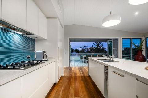 Luxury Tropical Haven - Pacific Avenue, Sunshine Beach - Carnarvon Accommodation 2