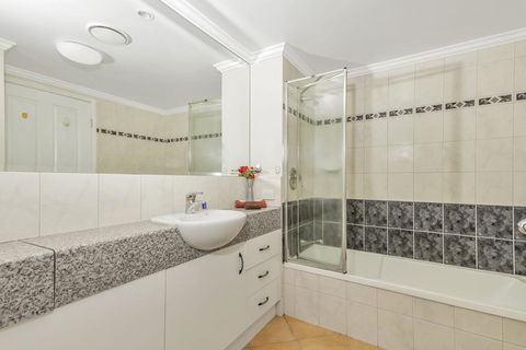 Mediterranean Beachfront Apartments - Accommodation Australia 3