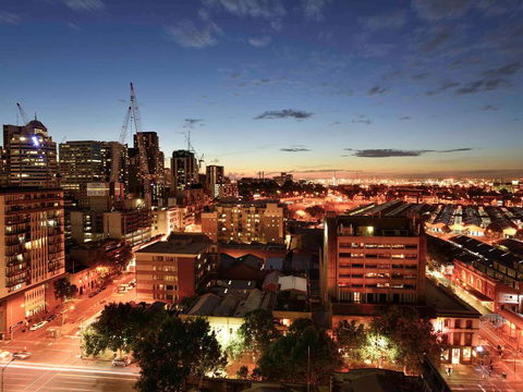 Mercure Melbourne Therry Street - Holiday Melbourne 0
