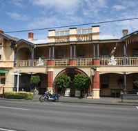 Mickey Bourke's Koroit Hotel - Holiday Melbourne