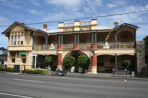 Mickey Bourke's Koroit Hotel - Holiday Melbourne 0