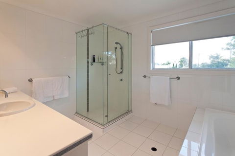 Mulloka Villa. Sunshine Coast Minyama - Holiday Melbourne 3