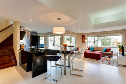 Cottesloe Contemporary Villa - Victoria Tourism 9