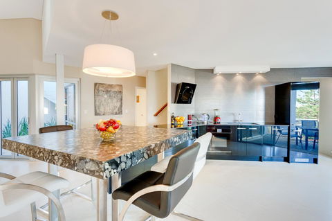Cottesloe Contemporary Villa - Victoria Tourism 3
