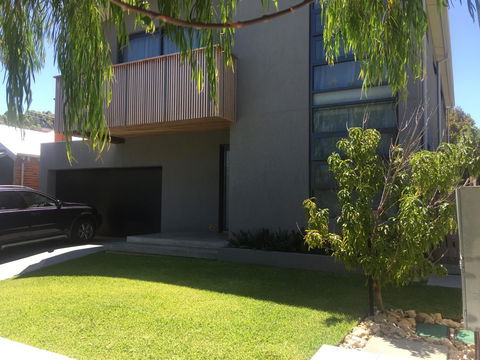 The Pool House - Fremantle - Holiday Melbourne 4
