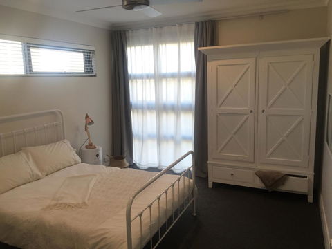 The Pool House - Fremantle - Holiday Melbourne 17