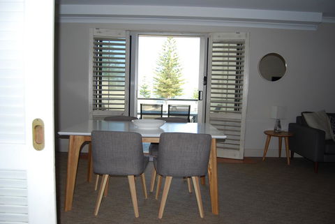 Absolute Beachfront Scarborough - Holiday Melbourne 3