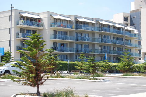 Absolute Beachfront Scarborough - Holiday Melbourne 9