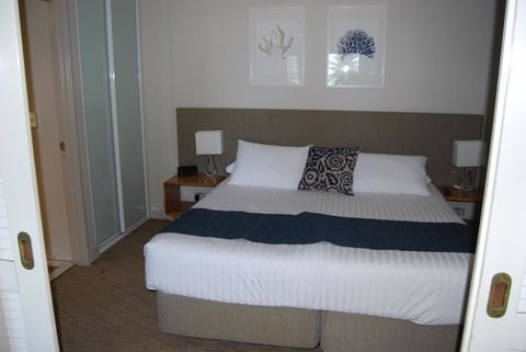 Absolute Beachfront Scarborough - Holiday Melbourne 5