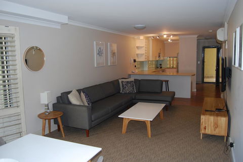 Absolute Beachfront Scarborough - Holiday Melbourne 1