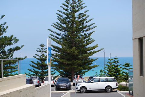 Absolute Beachfront Scarborough - Holiday Melbourne 7