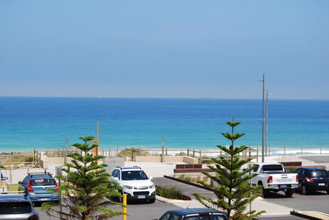 Absolute Beachfront Scarborough - Holiday Melbourne 0