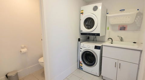 Sandcastles Beachfront Luxury Retreat Apartment - Accommodation Airlie Beach 21