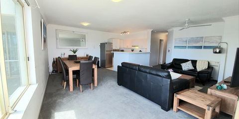 Sandcastles Beachfront Luxury Retreat Apartment - Accommodation Airlie Beach 16
