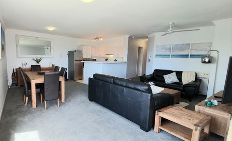 Sandcastles Beachfront Luxury Retreat Apartment - Accommodation Airlie Beach 5