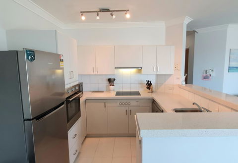 Sandcastles Beachfront Luxury Retreat Apartment - Accommodation Airlie Beach 7