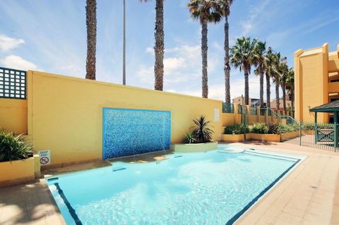Sandcastles Beachfront Luxury Retreat Apartment - Accommodation Airlie Beach 17