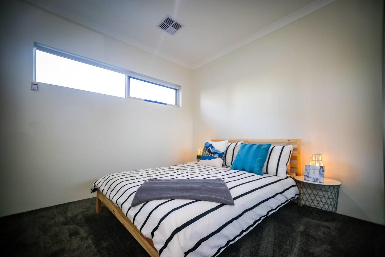 VIP Stays - Villa De Burswood Luxury 3BR Suite W/ King Bed FREE WIFI - thumb 20