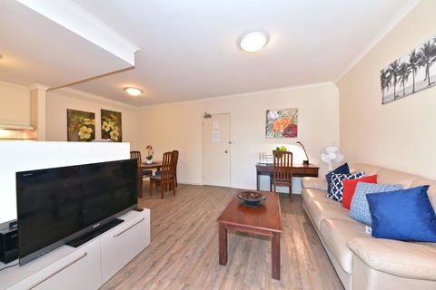 Inner Perth CBD 1X1 Apartment: 605451 - YWait Travel 5