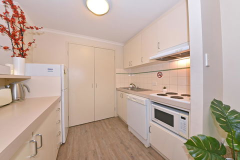 Inner Perth CBD 1X1 Apartment: 605451 - YWait Travel 14