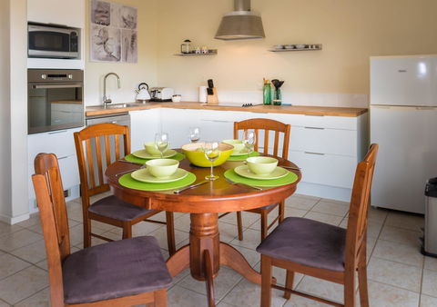 Cottesloe Sea Bliss Apartment - Holiday Melbourne 4