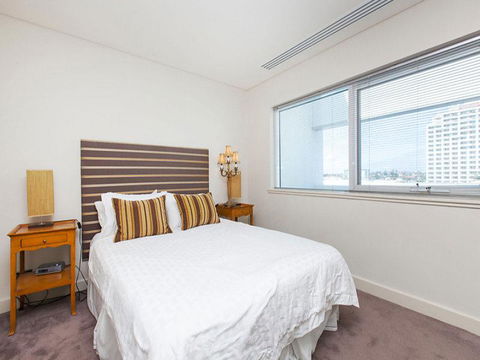 Beachfront Penthouse & Huge Terrace - Holiday Melbourne 8