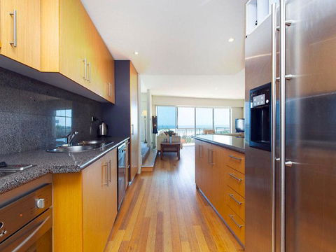 Beachfront Penthouse & Huge Terrace - Holiday Melbourne 3