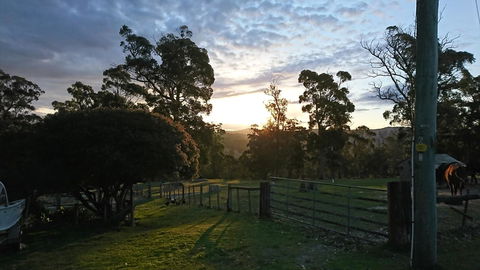Glengarry Farm Stay BnB - Caravan Park Accommodation 0