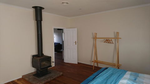 Glengarry Farm Stay BnB - Caravan Park Accommodation 3