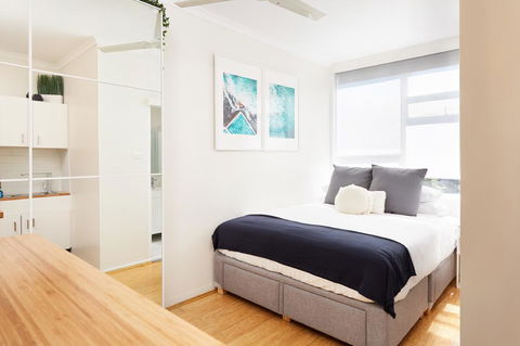 Newly Renovated Studio W Communal Rooftop Terrace - Holiday Melbourne 1