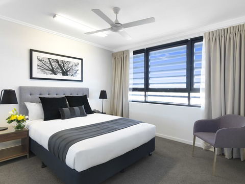Oaks Mackay Carlyle Suites - Holiday Sydney 1