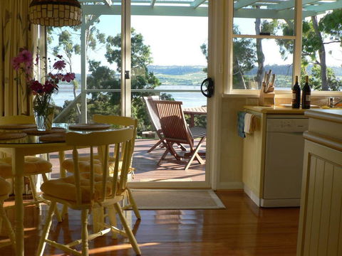 Olive's Cottage - Caravan Park Accommodation 0