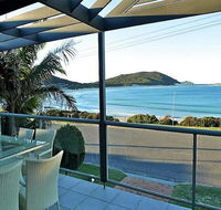 On the Beach  Fingal Bay - Casino Accommodation
