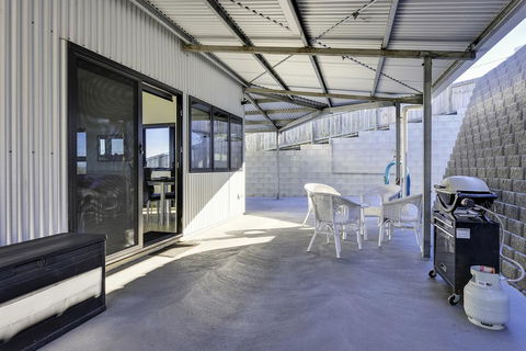 Park Beach Retreat - Holiday Sydney 1