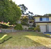Pet Friendly Lentara St 10 - Fingal Bay - Casino Accommodation