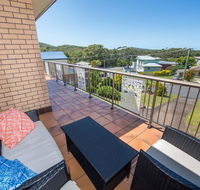 Pet Friendly Lentara St 8 - Fingal Bay - Casino Accommodation