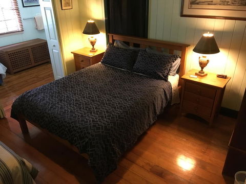 Pitstop Lodge Guesthouse B&B - Casino Accommodation 3