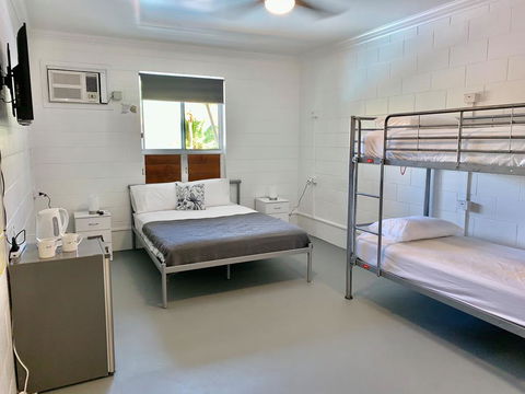 Port Douglas Backpackers - Caravan Park Accommodation 2