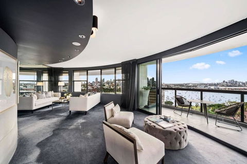 President Towers Apartment - Holiday Melbourne 0
