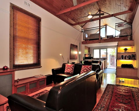 Pure Gold - Heritage 2 Bedroom Terraced Cottage - Holiday Melbourne 0