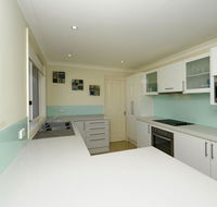 Reef Close 1/2 - Casino Accommodation