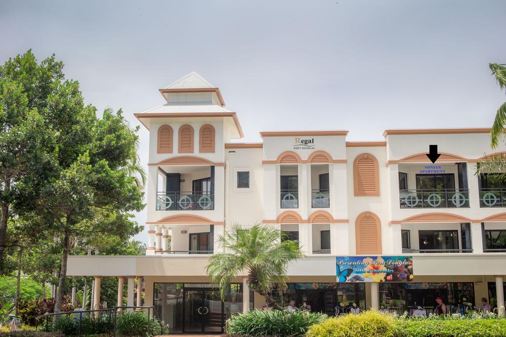 REGAL 32 APARTMENT - SPA BATH - Macrossan St - thumb 3