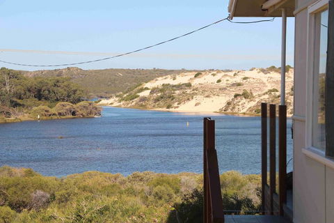 River Panorama Beach House - Holiday Melbourne 3
