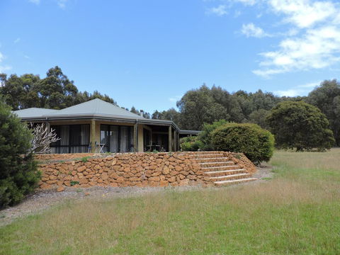 Rural Hideaway - Yallingup - Holiday Melbourne 1